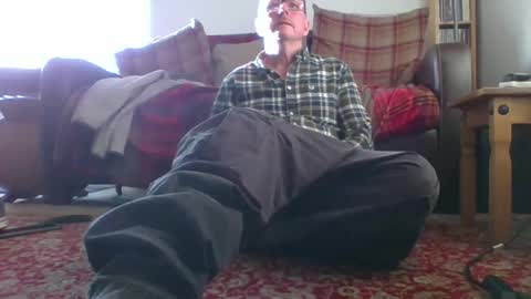 Snapshot of letmestrip chatting on 12/05/24, 10:12 paul online show from 12/05/24, 10:12