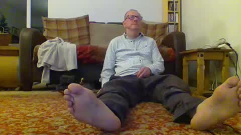 Snapshot of letmestrip chatting on 12/20/24, 11:37 paul online show from 12/20/24, 11:37