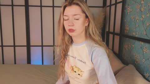 Snapshot of lettablush chatting on 01/19/25, 12:17 letta online show from 01/19/25, 12:17