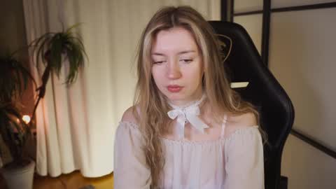 Snapshot of lettablush chatting on 01/24/25, 12:41 letta online show from 01/24/25, 12:41