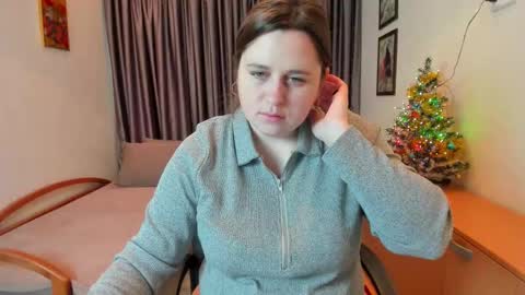 Naomi online show from 12/16/25, 07:02