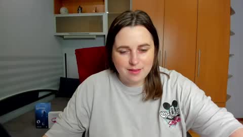 Naomi online show from 06/01/26, 05:42