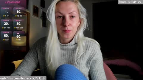 LeaVixx online show from 12/22/24, 06:04