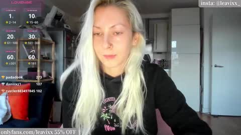 LeaVixx online show from 10/25/25, 04:46