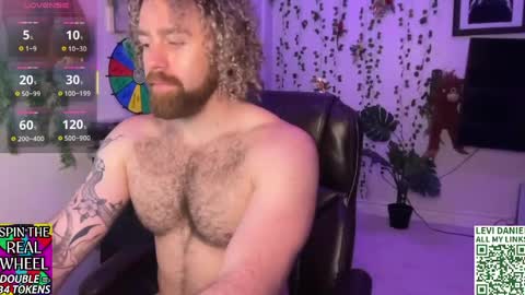 Snapshot of levi_daniel chatting on 04/21/26, 02:15 Levi Daniel online show from 04/21/26, 02:15