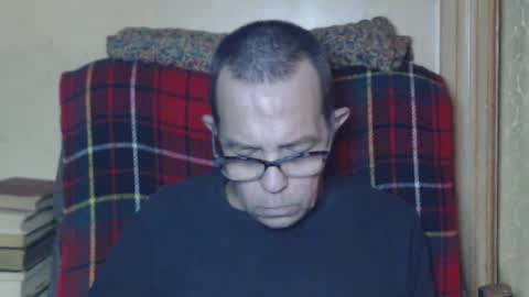 Snapshot of levon48 chatting on 12/11/24, 01:05 levon48 online show from 12/11/24, 01:05