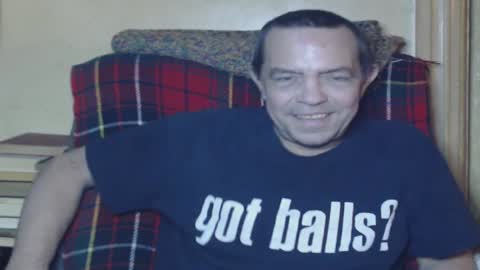 Snapshot of levon48 chatting on 12/27/24, 01:22 levon48 online show from 12/27/24, 01:22