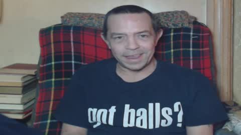 Snapshot of levon48 chatting on 12/28/24, 01:29 levon48 online show from 12/28/24, 01:29