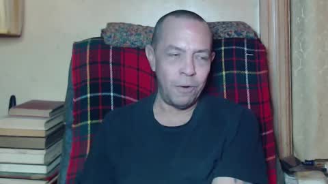 Snapshot of levon48 chatting on 02/01/25, 01:23 levon48 online show from 02/01/25, 01:23