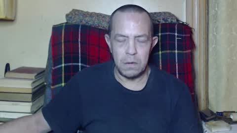 Snapshot of levon48 chatting on 02/05/25, 01:15 levon48 online show from 02/05/25, 01:15