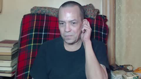 Snapshot of levon48 chatting on 02/07/25, 01:15 levon48 online show from 02/07/25, 01:15