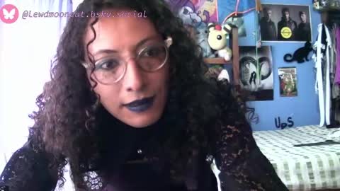 Snapshot of lewd_mooncat chatting on 04/16/26, 06:52 Lewd Mooncat online show from 04/16/26, 06:52