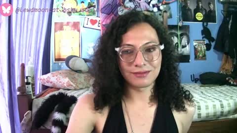 Snapshot of lewd_mooncat chatting on 05/15/26, 06:37 Lewd Mooncat online show from 05/15/26, 06:37
