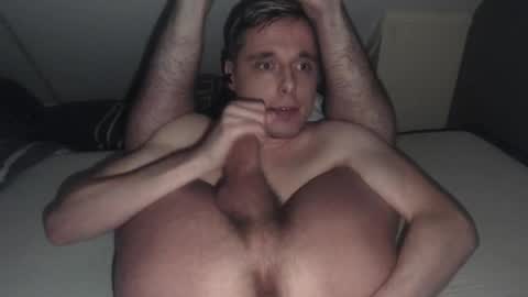 Snapshot of lewenzi chatting on 11/27/25, 12:35 lewenzi online show from 11/27/25, 12:35