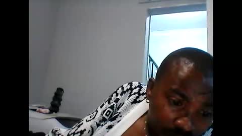 Snapshot of lewinskytheone chatting on 12/21/25, 03:35 lewinskytheone online show from 12/21/25, 03:35