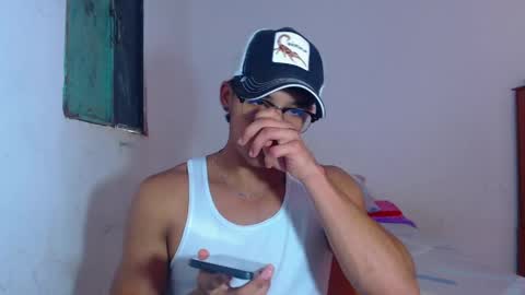 Snapshot of lewis_ly chatting on 04/23/26, 06:54 i am lewis ly EDUARDO MEMDOZA15 online show from 04/23/26, 06:54