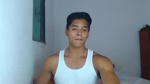 Snapshot of lewis_ly chatting on 05/26/26, 07:43 i am lewis ly EDUARDO MEMDOZA15 online show from 05/26/26, 07:43