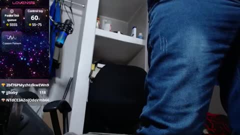 Snapshot of lewislamxxx chatting on 01/10/25, 07:00 Lewis online show from 01/10/25, 07:00