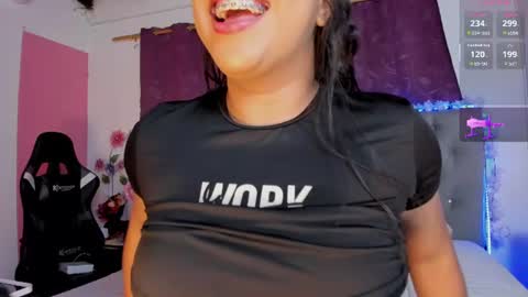 Snapshot of lexa_murphy1 chatting on 07/15/26, 01:33 xiara online show from 07/15/26, 01:33