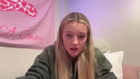 Snapshot of lexaarose05 chatting on 01/15/25, 03:11 lexisRose online show from 01/15/25, 03:11