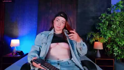 Snapshot of lexavega_ chatting on 05/21/26, 10:00 lexavega_ online show from 05/21/26, 10:00