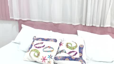 Gabrielle online show from 02/03/25, 05:35