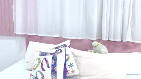 Gabrielle online show from 02/15/25, 04:23