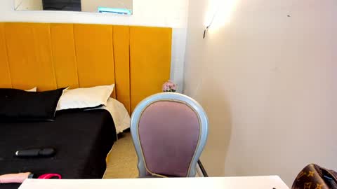 Lexi Howard  online show from 12/20/24, 06:40