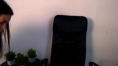Snapshot of lexi_jos chatting on 06/05/26, 10:43 Alexia online show from 06/05/26, 10:43