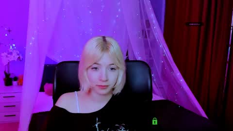 Snapshot of lexi_lust_ chatting on 05/06/26, 08:30 ur baby online show from 05/06/26, 08:30