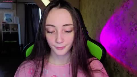 Snapshot of lexi_split chatting on 11/15/25, 06:22 Lexi GTM2 MonWedThurSatSun 1000am-400pm online show from 11/15/25, 06:22