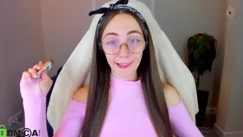 Lexi GTM2 MonWedThurSatSun 1000am-400pm online show from 07/12/26, 01:51