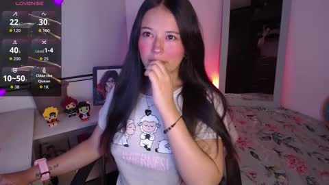 Snapshot of lexie_babe chatting on 11/21/25, 12:43 Lexie Thompson 8pm 0000am -5 online show from 11/21/25, 12:43