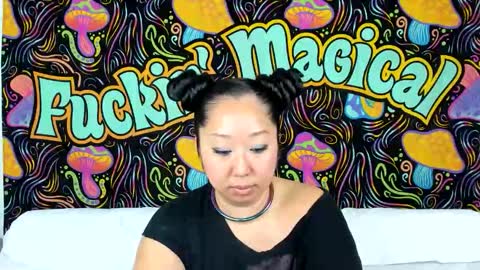 Lexie Mack online show from 11/18/25, 06:01