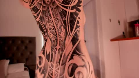 Snapshot of lexie_red chatting on 04/21/26, 01:42 LEXIE online show from 04/21/26, 01:42