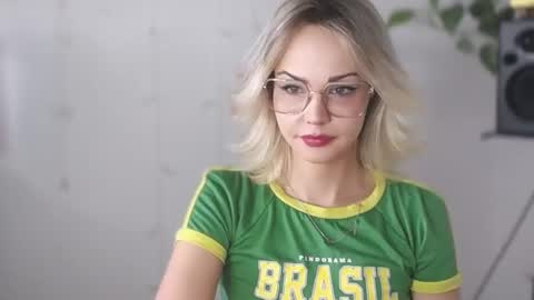 Snapshot of lexie_wild chatting on 01/09/25, 11:03 Lexie online show from 01/09/25, 11:03