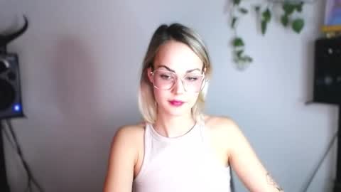 Snapshot of lexie_wild chatting on 02/24/25, 10:03 Lexie online show from 02/24/25, 10:03