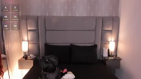 Snapshot of lexiee__ chatting on 11/20/25, 11:43 lexiee__ online show from 11/20/25, 11:43