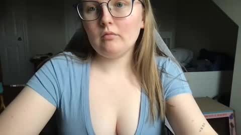 Snapshot of lexielilacs chatting on 01/30/25, 08:31 lexie online show from 01/30/25, 08:31