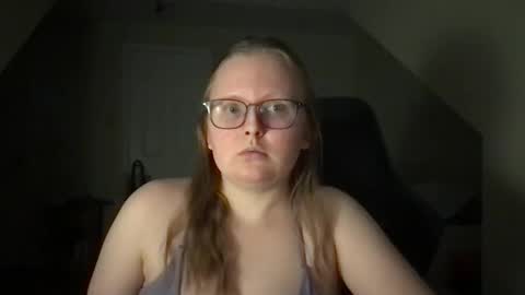 Snapshot of lexielilacs chatting on 02/09/25, 01:00 lexie online show from 02/09/25, 01:00