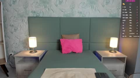 Lexie Thompson  online show from 09/10/25, 11:32