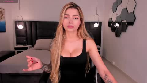 Lexie  online show from 05/12/26, 06:16