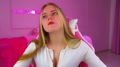 Snapshot of lexireadway chatting on 09/25/25, 06:50 Lexi online show from 09/25/25, 06:50