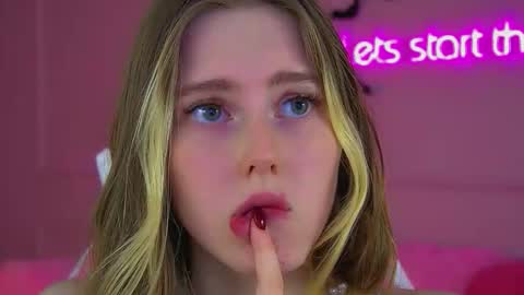 Snapshot of lexireadway chatting on 11/01/25, 06:21 Lexi online show from 11/01/25, 06:21