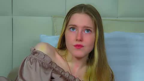 Snapshot of lexireadway chatting on 11/12/25, 06:36 Lexi online show from 11/12/25, 06:36