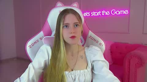 Snapshot of lexireadway chatting on 11/18/25, 06:18 Lexi online show from 11/18/25, 06:18