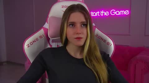 Snapshot of lexireadway chatting on 11/28/25, 06:16 Lexi online show from 11/28/25, 06:16