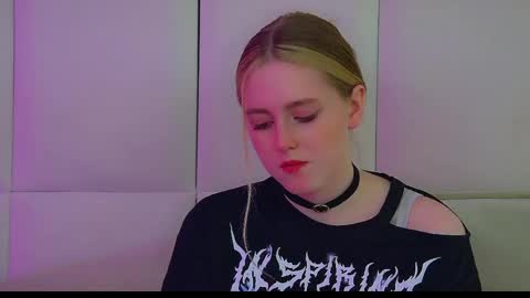 Snapshot of lexireadway chatting on 03/08/26, 02:15 Lexi online show from 03/08/26, 02:15