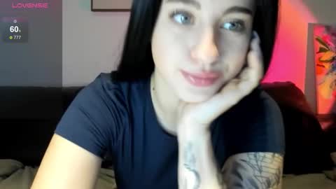 Snapshot of lexisinnn chatting on 11/22/25, 10:36 Lexi online show from 11/22/25, 10:36