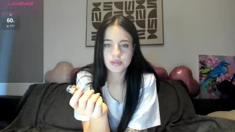 Snapshot of lexisinnn chatting on 11/27/25, 08:16 Lexi online show from 11/27/25, 08:16